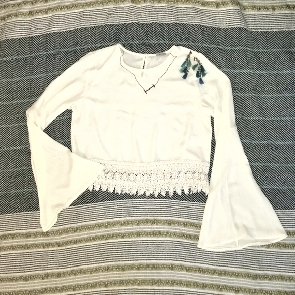 Ecote Tops - NWOT White Boho Crop Top